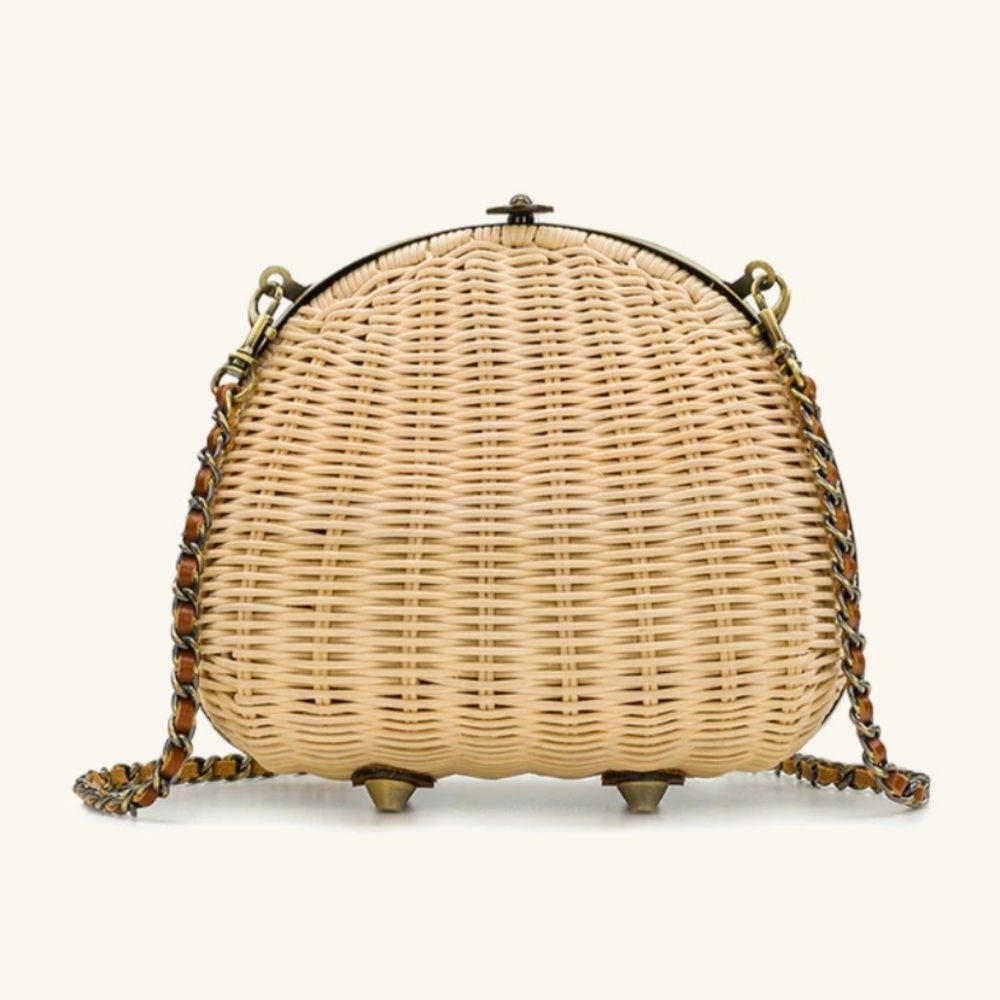 PATRICIA NASH MELFI OVAL CLAM CROSSBODY PURSE IN CREAM NWT